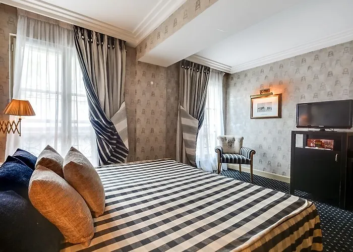 Hotel Lutece Port Royal 4*