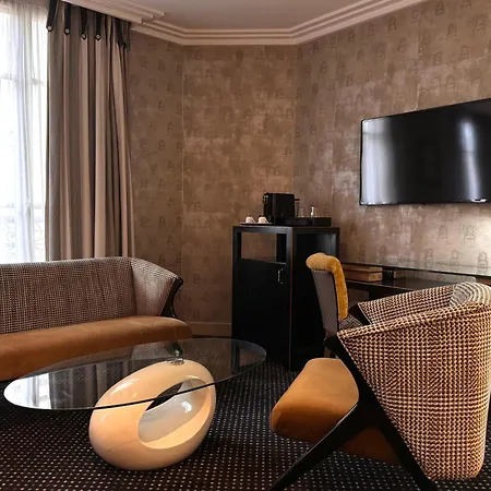 Lutece Port Royal Hotel 4*