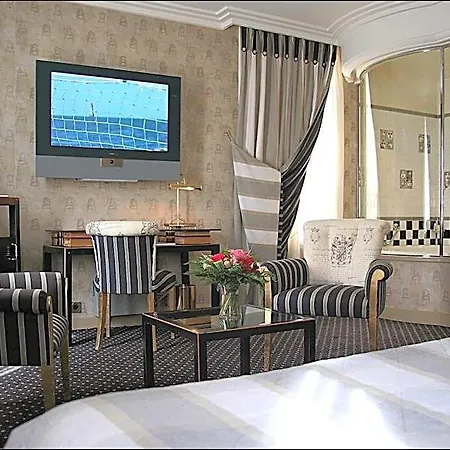 Lutece Port Royal Hotel 4*