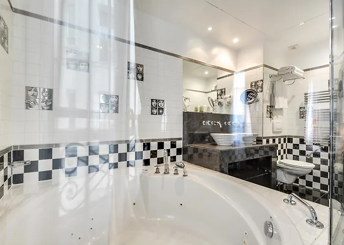 Lutece Port Royal Hotel