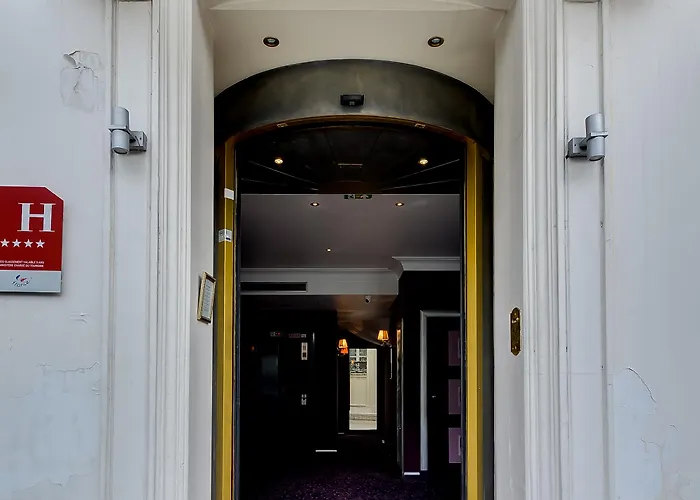 Lutèce Port Royal Hotel 4*